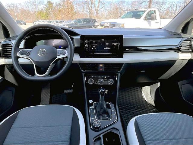Photo of 2025 Platinum Gray Metallic Volkswagen Taos