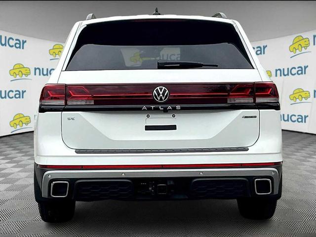 Photo of 2025 Pure White Volkswagen Atlas