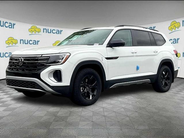 Photo of 2025 Pure White Volkswagen Atlas