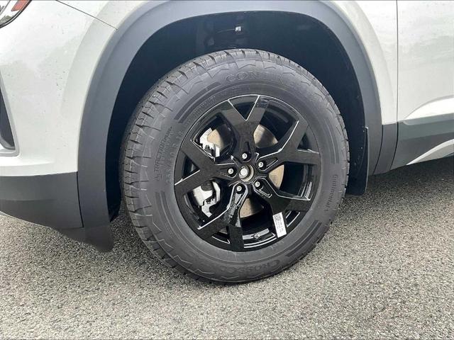 Photo of 2025 Pure White Volkswagen Atlas
