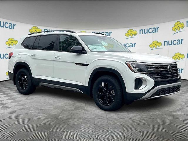 Photo of 2025 Pure White Volkswagen Atlas