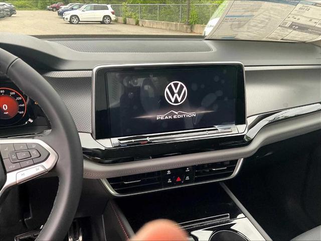Photo of 2025 Pure White Volkswagen Atlas