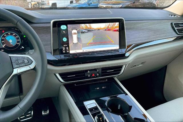 Photo of 2025 Opal White Pearl Effect Volkswagen Atlas