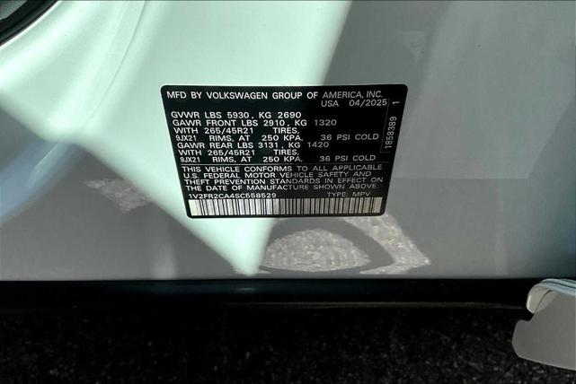 Photo of 2025 Opal White Pearl Effect Volkswagen Atlas