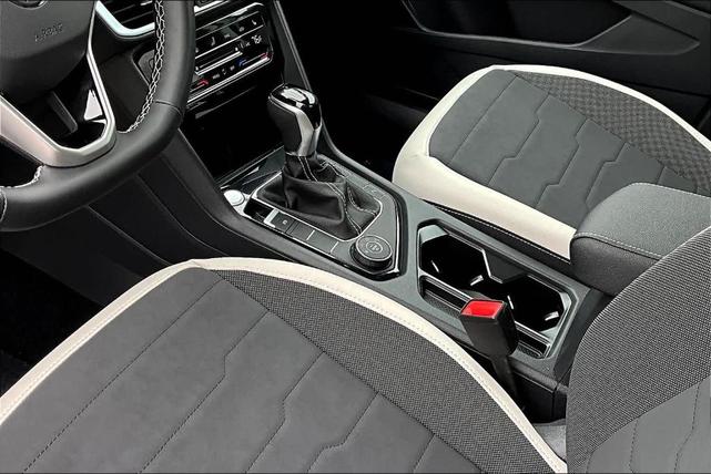 Photo of 2025 Platinum Gray Metallic Volkswagen Taos