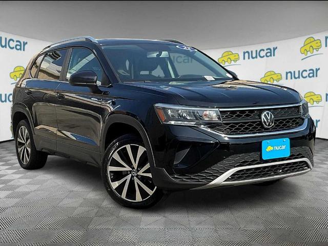Photo of 2022 Deep Black Pearl Effect Volkswagen Taos