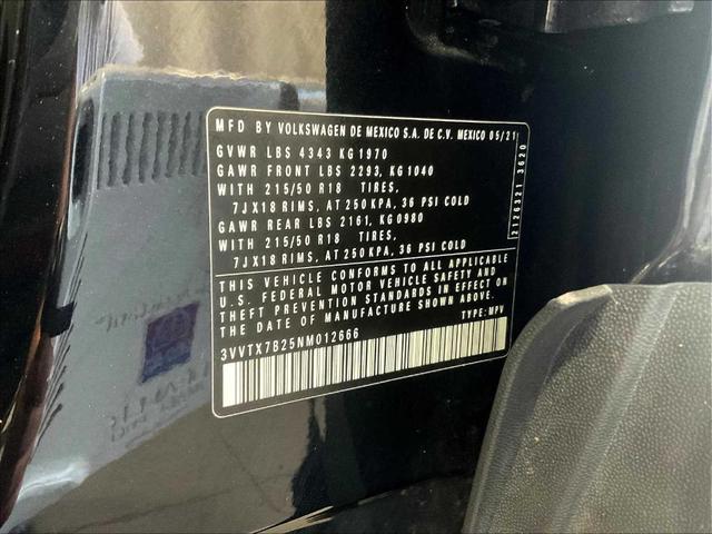Photo of 2022 Deep Black Pearl Effect Volkswagen Taos