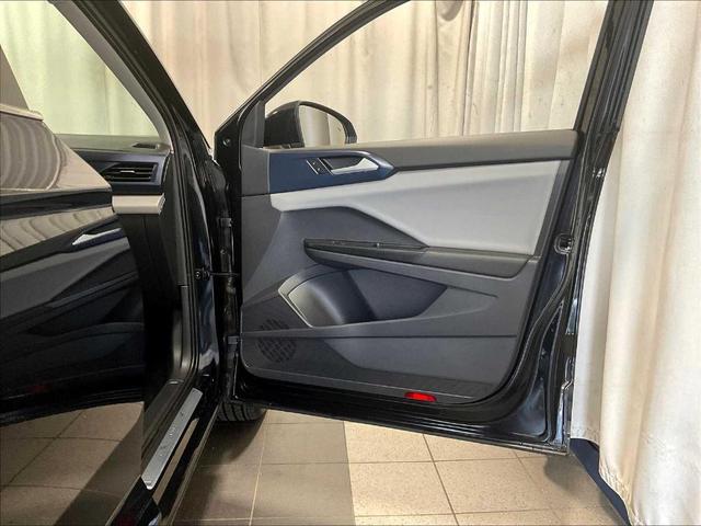 Photo of 2022 Deep Black Pearl Effect Volkswagen Taos