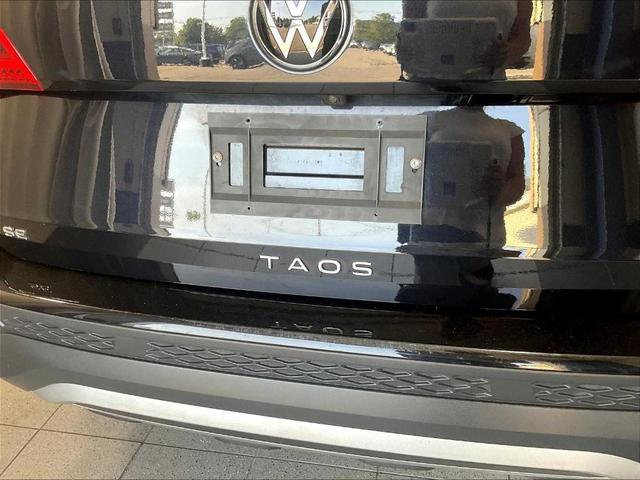 Photo of 2022 Deep Black Pearl Effect Volkswagen Taos