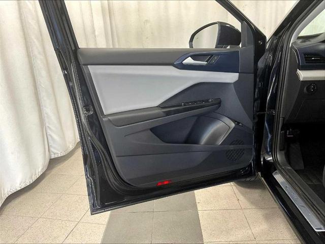 Photo of 2022 Deep Black Pearl Effect Volkswagen Taos