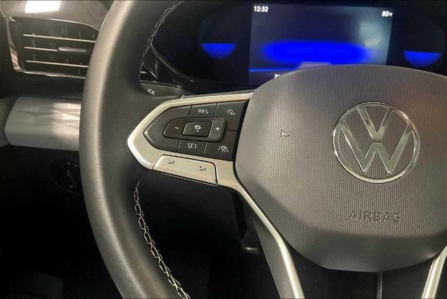 Photo of 2022 Deep Black Pearl Effect Volkswagen Taos