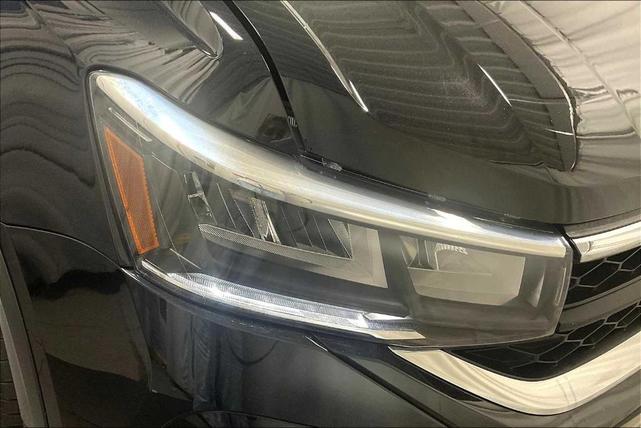 Photo of 2022 Deep Black Pearl Effect Volkswagen Taos