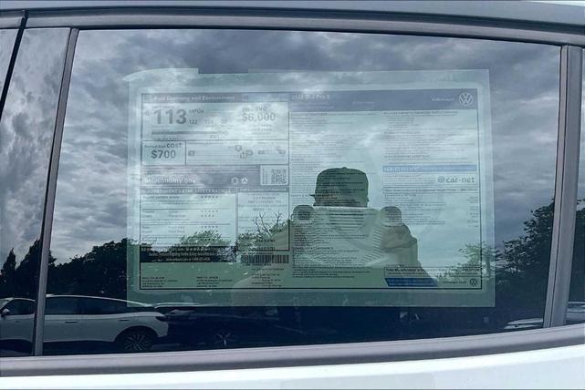 Photo of 2025 Opal White Pearl Effect Volkswagen ID.4
