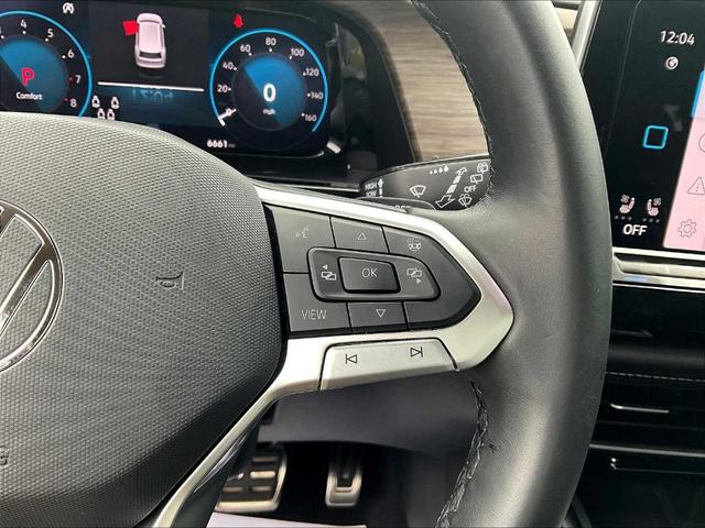 Photo of 2024 Deep Black Pearl Effect Volkswagen Atlas