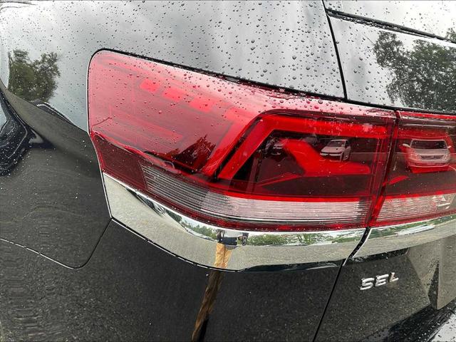 Photo of 2024 Deep Black Pearl Effect Volkswagen Atlas