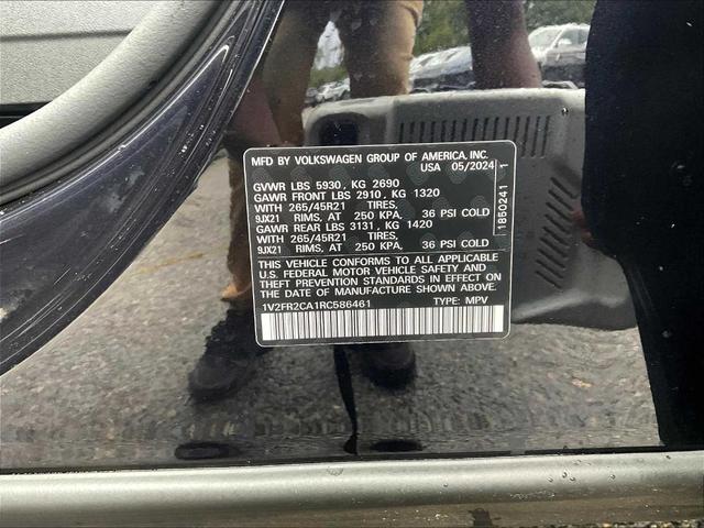 Photo of 2024 Deep Black Pearl Effect Volkswagen Atlas