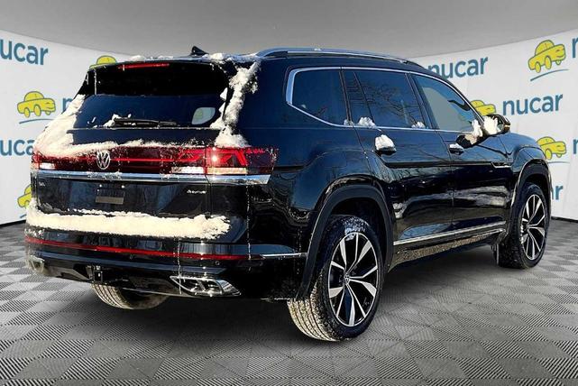 Photo of 2025 Deep Black Pearl Effect Volkswagen Atlas