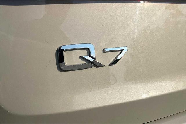Photo of 2022 Vicuna Beige Metallic Audi Q7