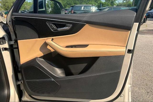 Photo of 2022 Vicuna Beige Metallic Audi Q7