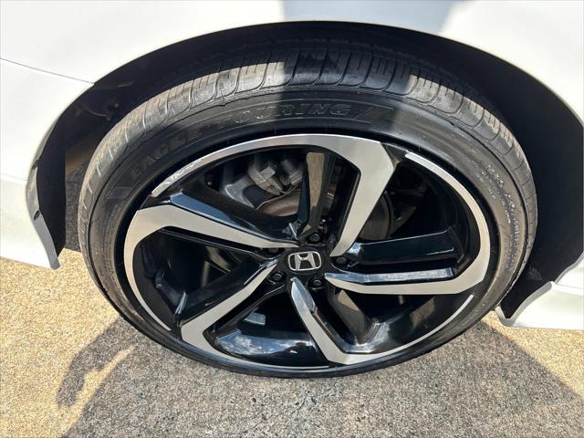 Photo of 2022 Platinum White Pearl Honda Accord