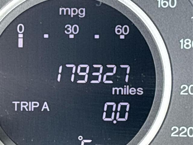 Photo of 2015 Kona Coffee Metallic Honda CR-V