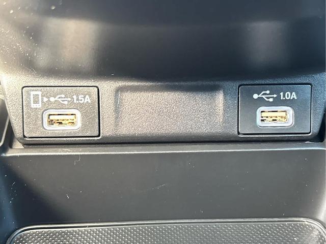 Photo of 2021 Platinum White Pearl Honda CR-V