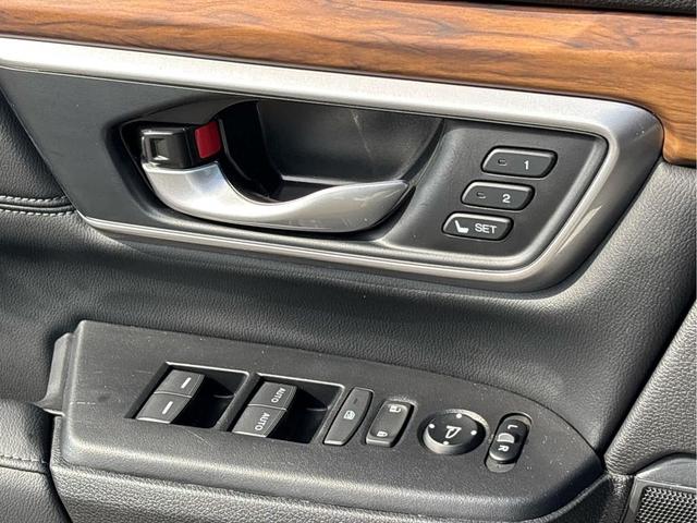 Photo of 2021 Platinum White Pearl Honda CR-V