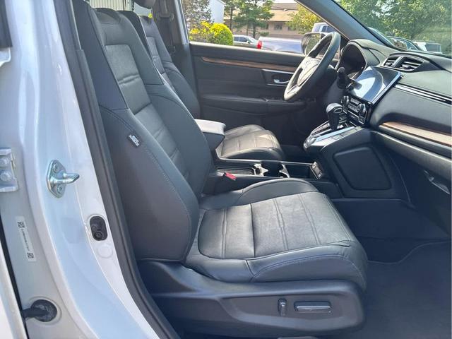 Photo of 2021 Platinum White Pearl Honda CR-V