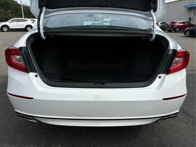 Photo of 2022 Platinum White Pearl Honda Accord