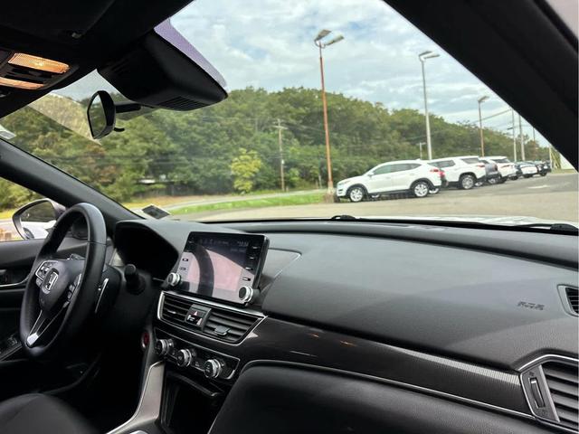 Photo of 2022 Platinum White Pearl Honda Accord