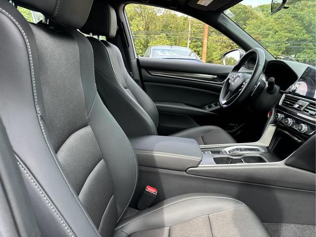 Photo of 2022 Platinum White Pearl Honda Accord