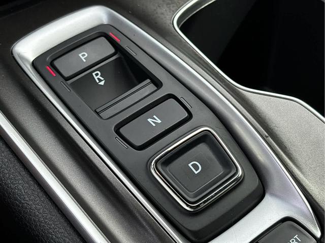 Photo of 2022 Platinum White Pearl Honda Accord