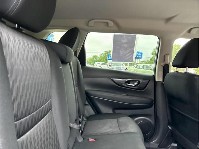 Photo of 2020 Pearl White Tricoat Nissan Rogue