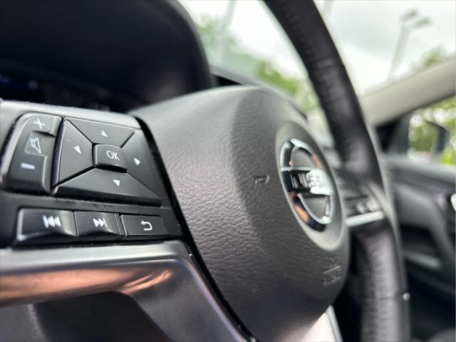 Photo of 2020 Pearl White Tricoat Nissan Rogue