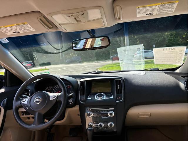 Photo of 2014 Midnight Garnet Metallic Nissan Maxima