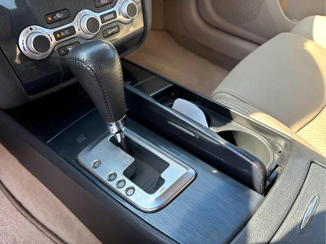Photo of 2014 Midnight Garnet Metallic Nissan Maxima