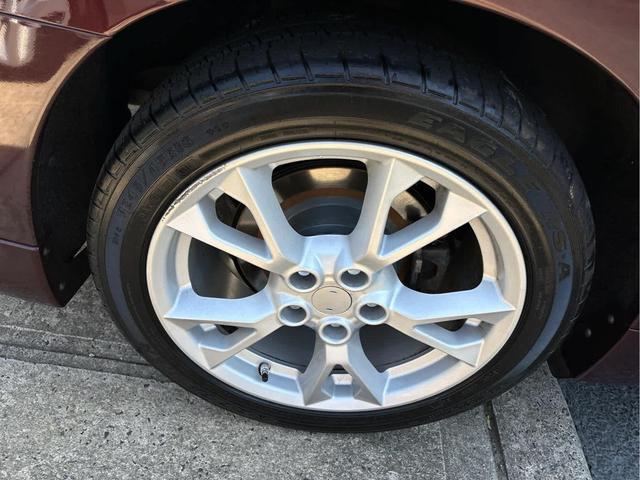 Photo of 2014 Midnight Garnet Metallic Nissan Maxima