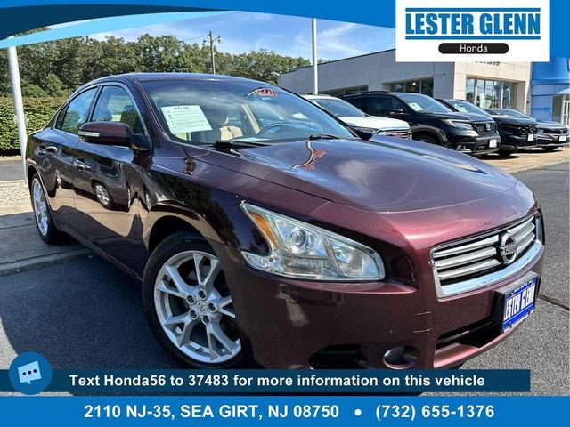 Photo of 2014 Midnight Garnet Metallic Nissan Maxima