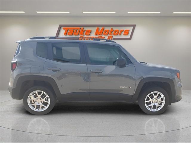 Photo of 2022 Sting Gray Clearcoat Jeep Renegade
