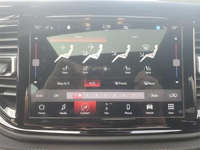Photo of 2021 Granite Clearcoat Metallic Dodge Durango