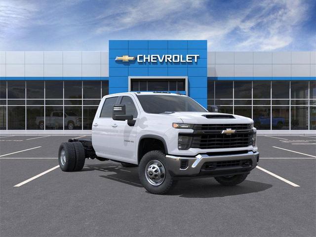 Photo of 2025 Summit White Chevrolet Silverado 3500