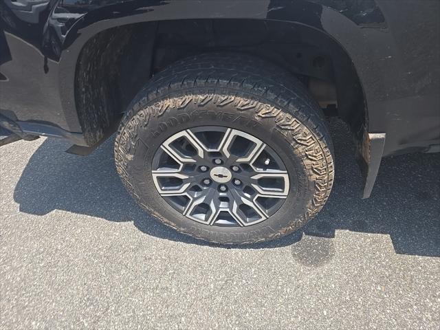 Photo of 2023 Black Chevrolet Colorado