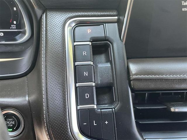 Photo of 2022 Summit White GMC Yukon