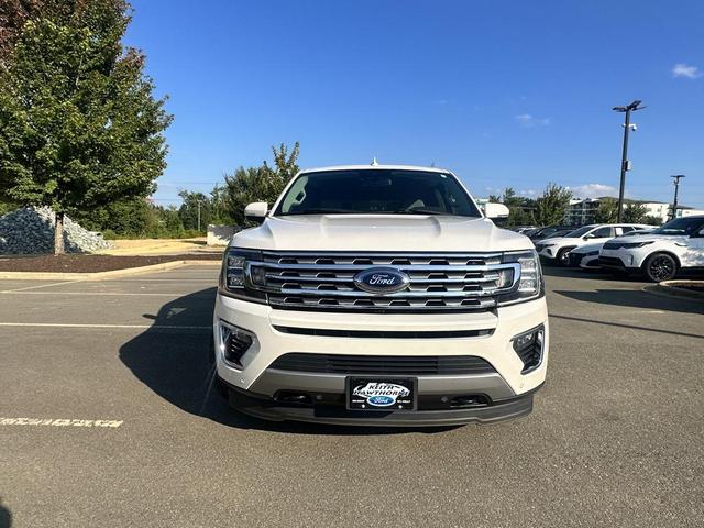Photo of 2018 White Platinum Ford Expedition