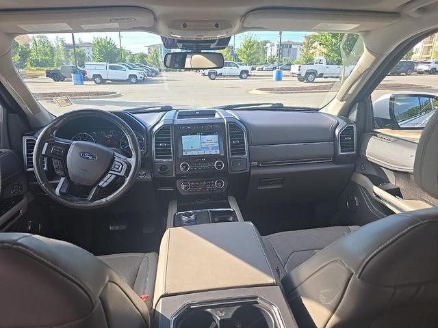 Photo of 2018 White Platinum Ford Expedition