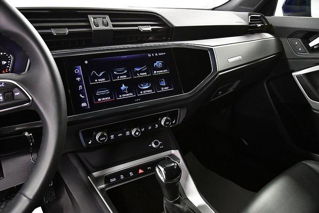 Photo of 2025 Chronos Gray Metallic Audi Q3