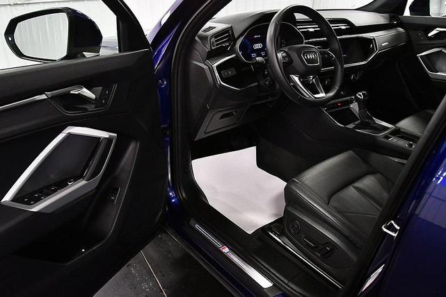 Photo of 2025 Chronos Gray Metallic Audi Q3