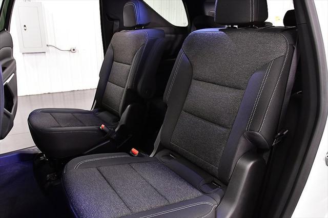 Photo of 2025 Summit White Chevrolet Traverse