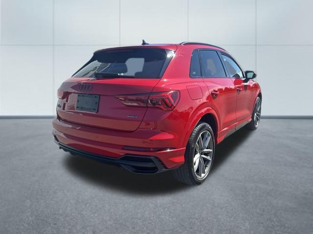 Photo of 2022 Tango Red Metallic Audi Q3