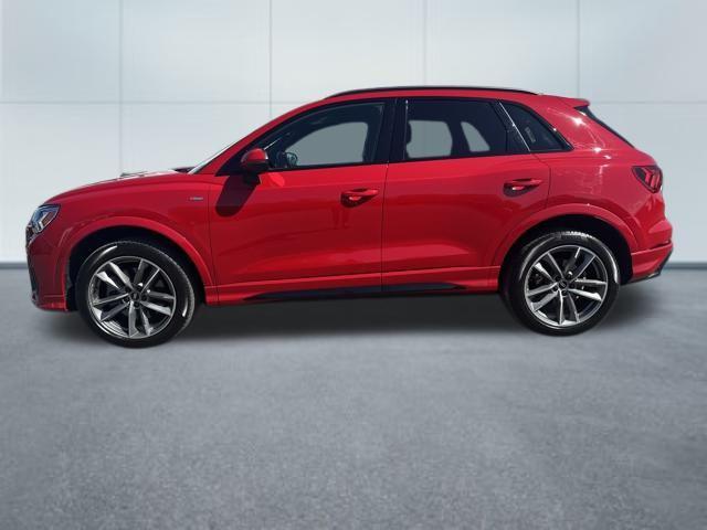 Photo of 2022 Tango Red Metallic Audi Q3